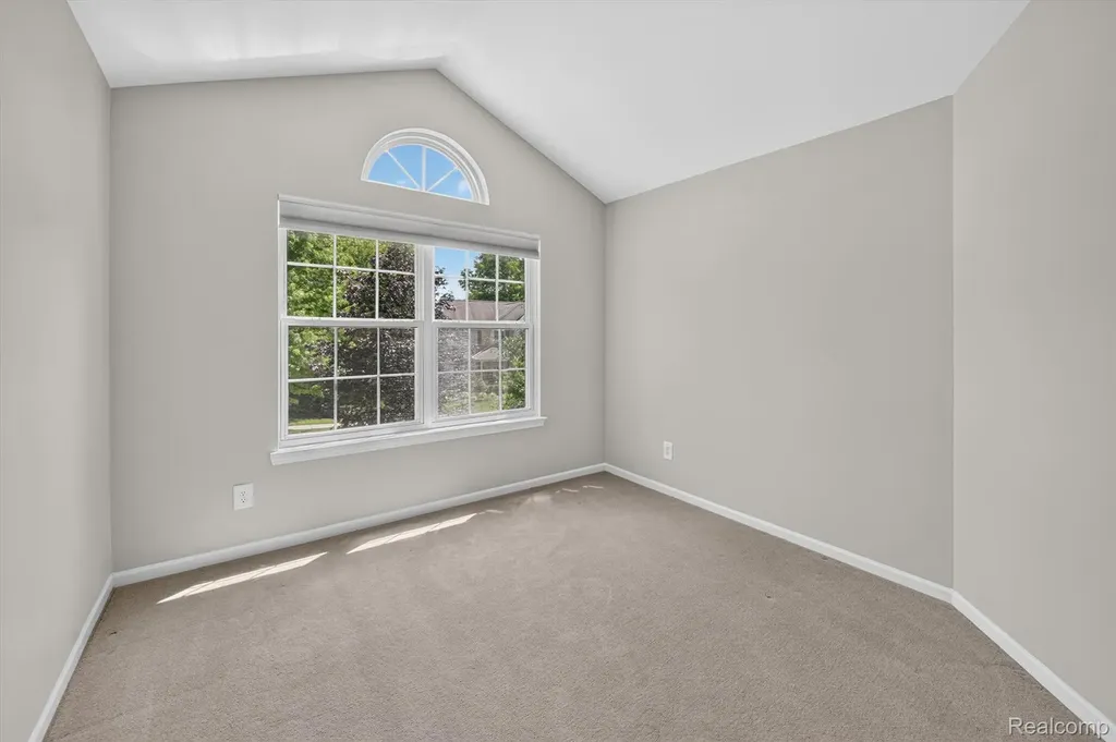 4895 Greenview Drive Commerce Charter Township MI 48382