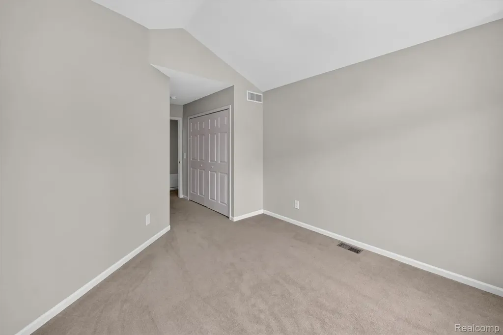 4895 Greenview Drive Commerce Charter Township MI 48382