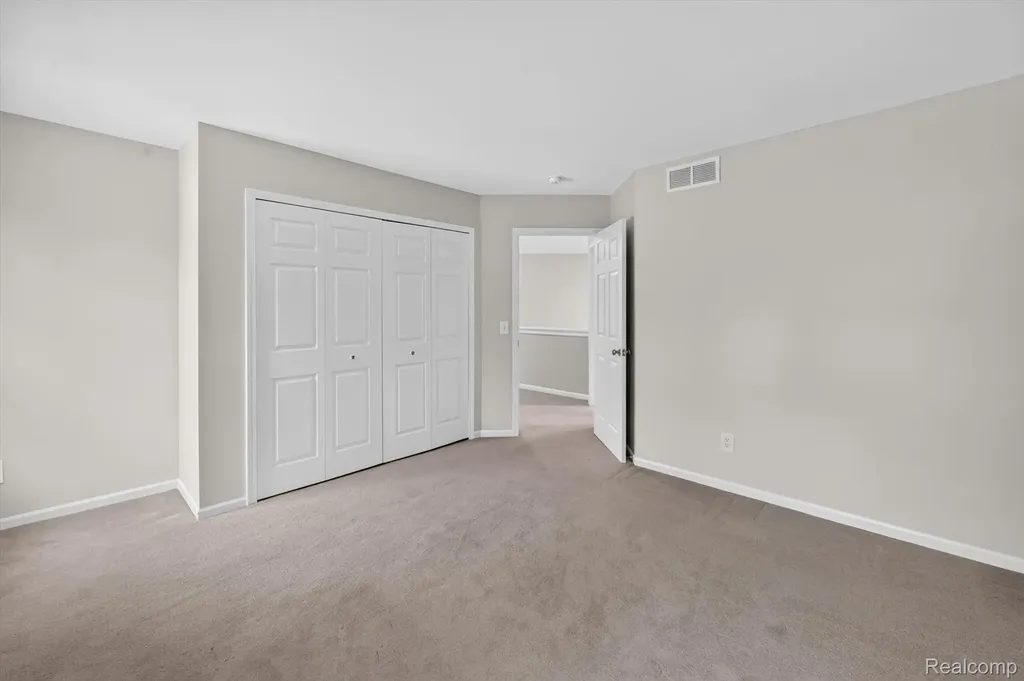 4895 Greenview Drive Commerce Charter Township MI 48382