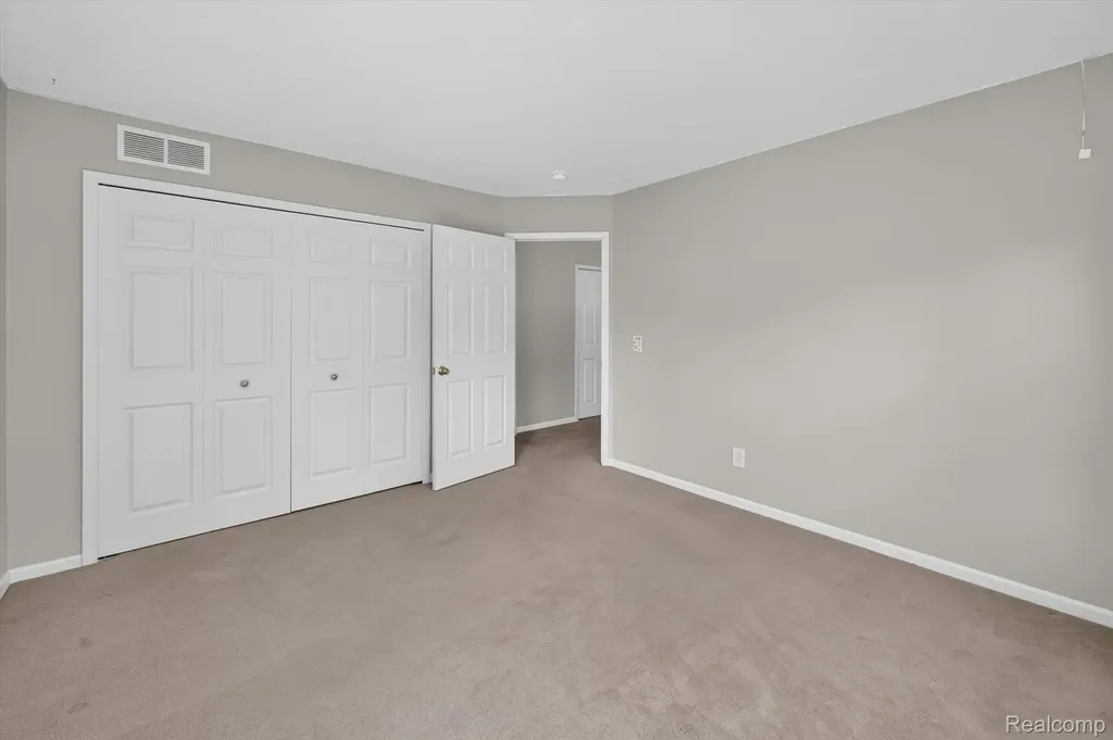 4895 Greenview Drive Commerce Charter Township MI 48382
