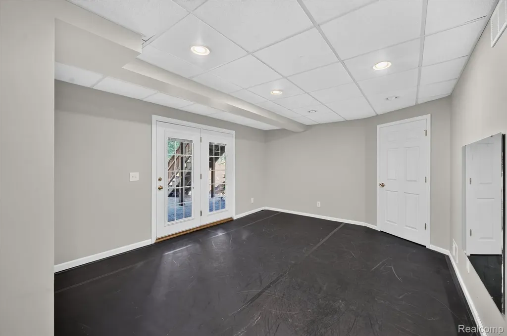 4895 Greenview Drive Commerce Charter Township MI 48382