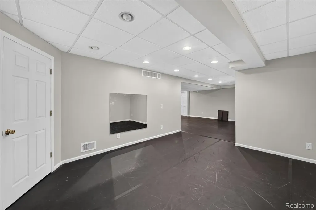 4895 Greenview Drive Commerce Charter Township MI 48382