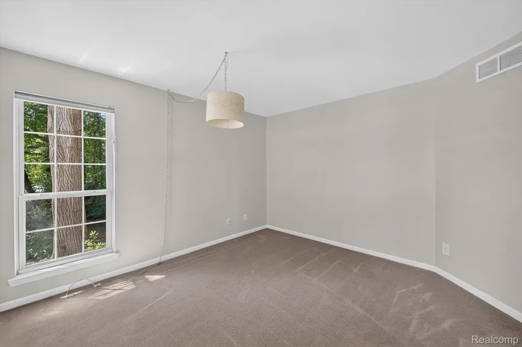 4895 Greenview Drive Commerce Charter Township MI 48382