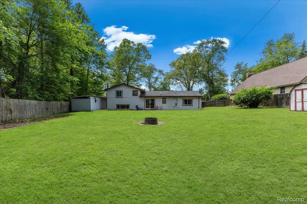 1687 Birchton Street Commerce Charter Township MI 48382