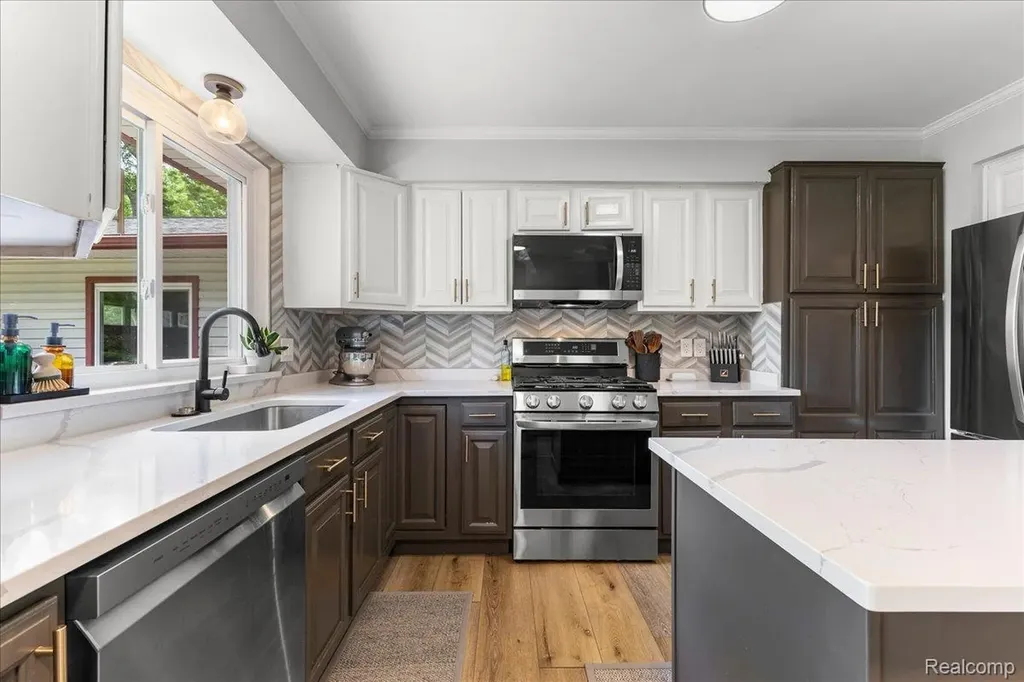 1687 Birchton Street Commerce Charter Township MI 48382