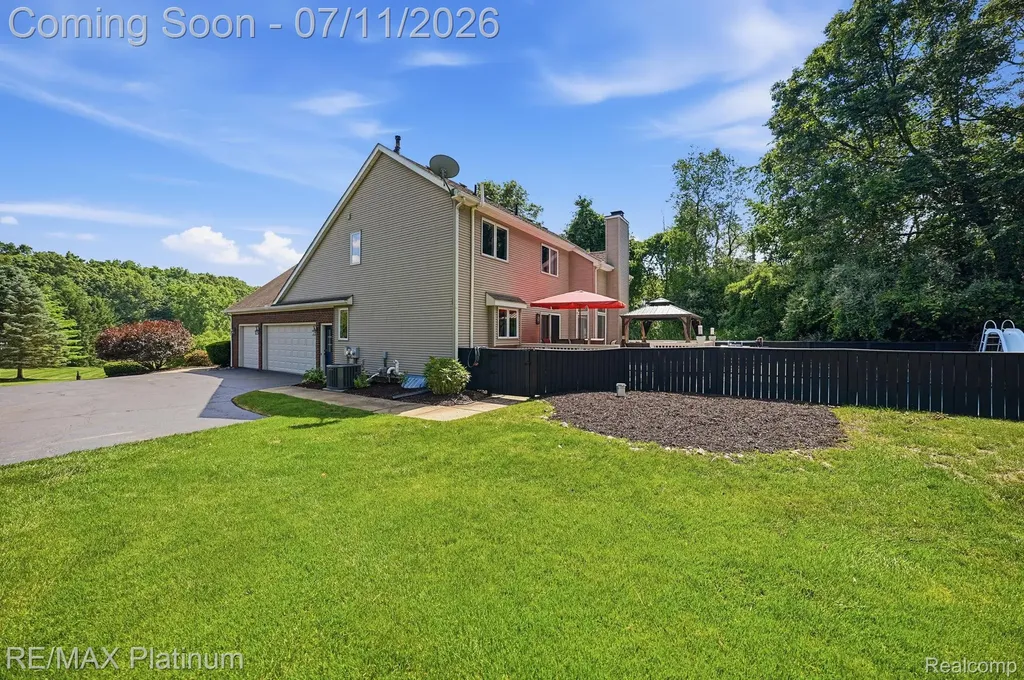 9159 Toddsway Drive Brighton Township MI 48114
