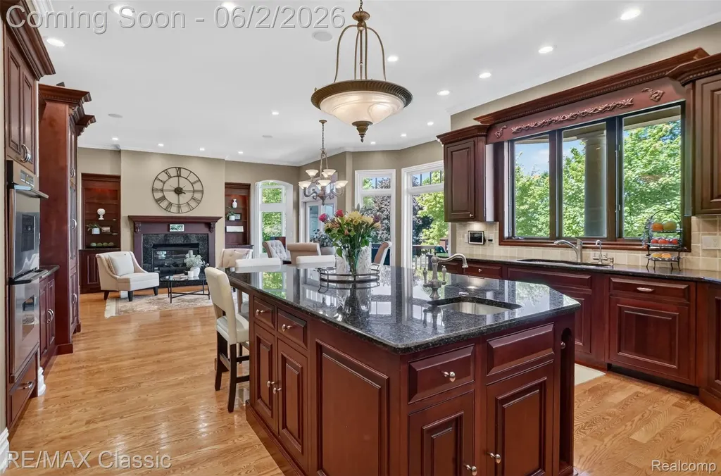 2360 Private Drive Lake Angelus City MI 48329