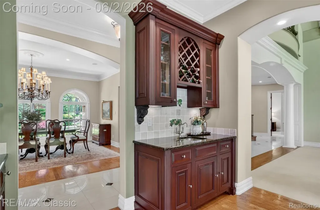 2360 Private Drive Lake Angelus City MI 48329
