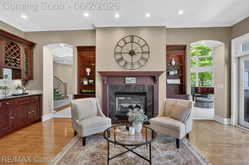 2360 Private Drive Lake Angelus City MI 48329