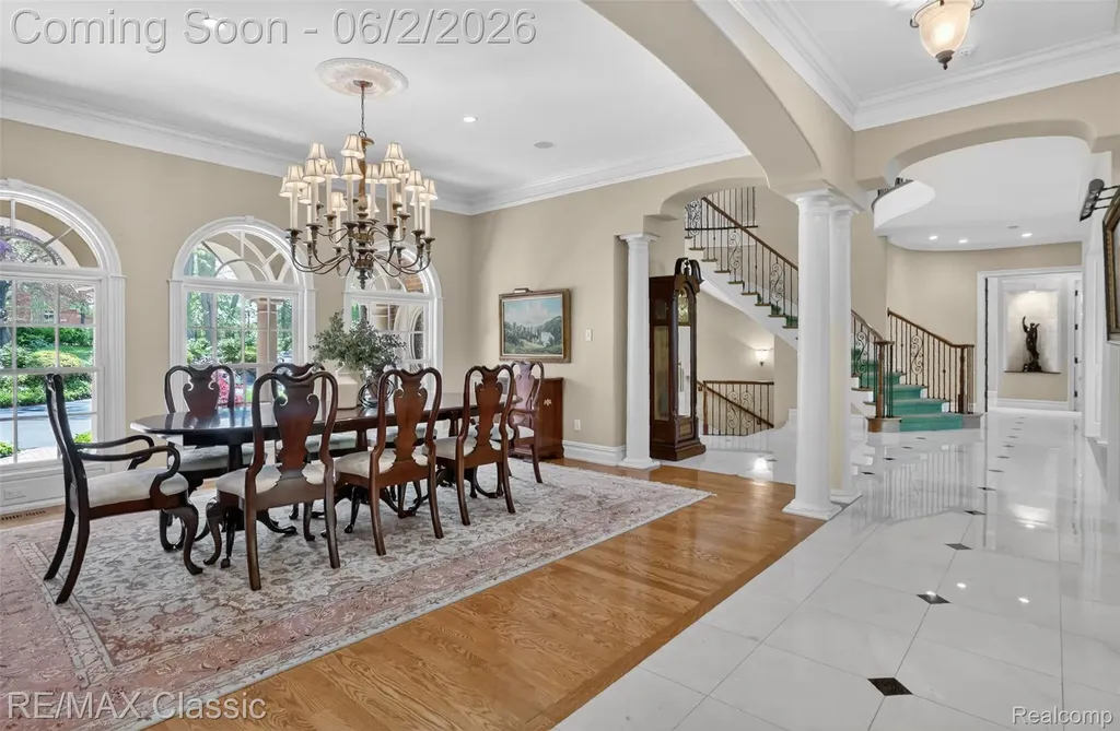 2360 Private Drive Lake Angelus City MI 48329
