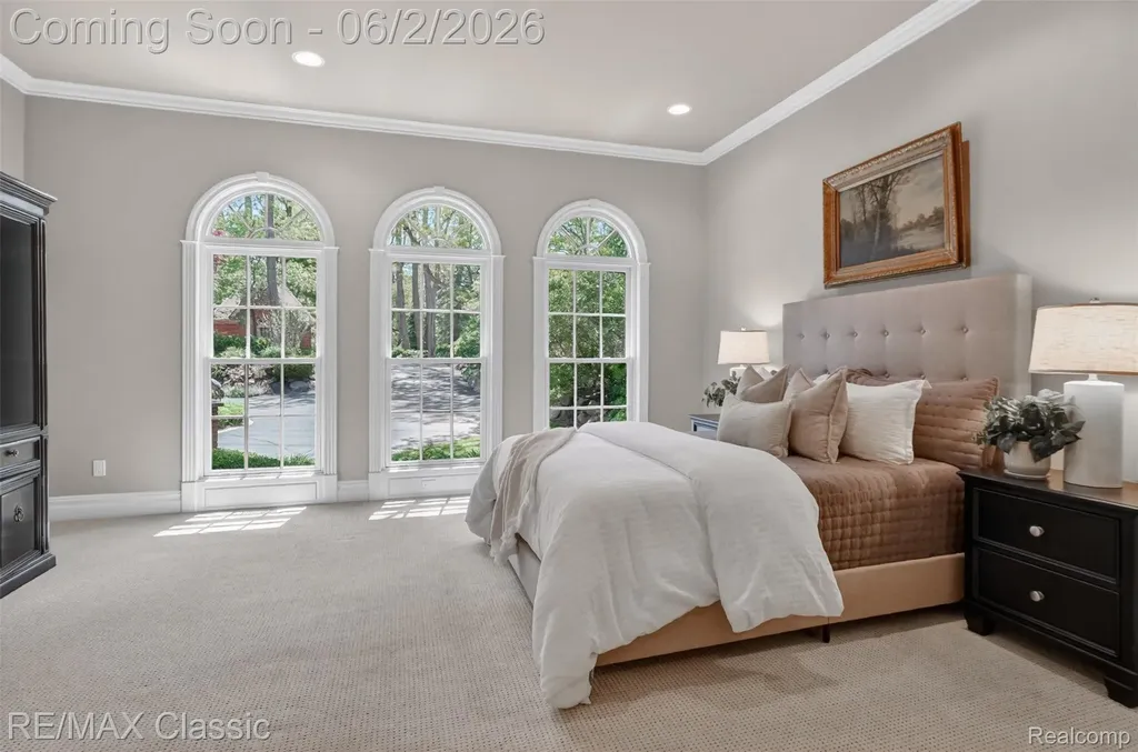2360 Private Drive Lake Angelus City MI 48329