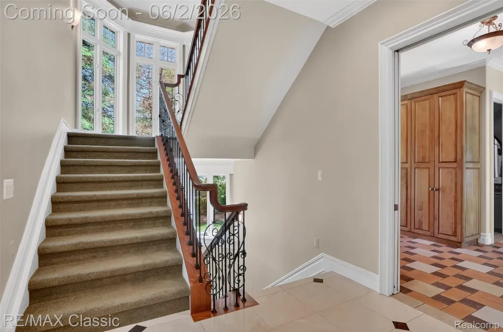 2360 Private Drive Lake Angelus City MI 48329