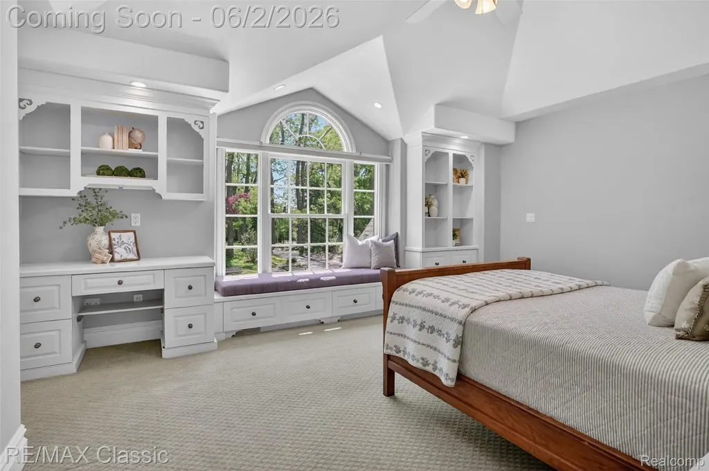 2360 Private Drive Lake Angelus City MI 48329