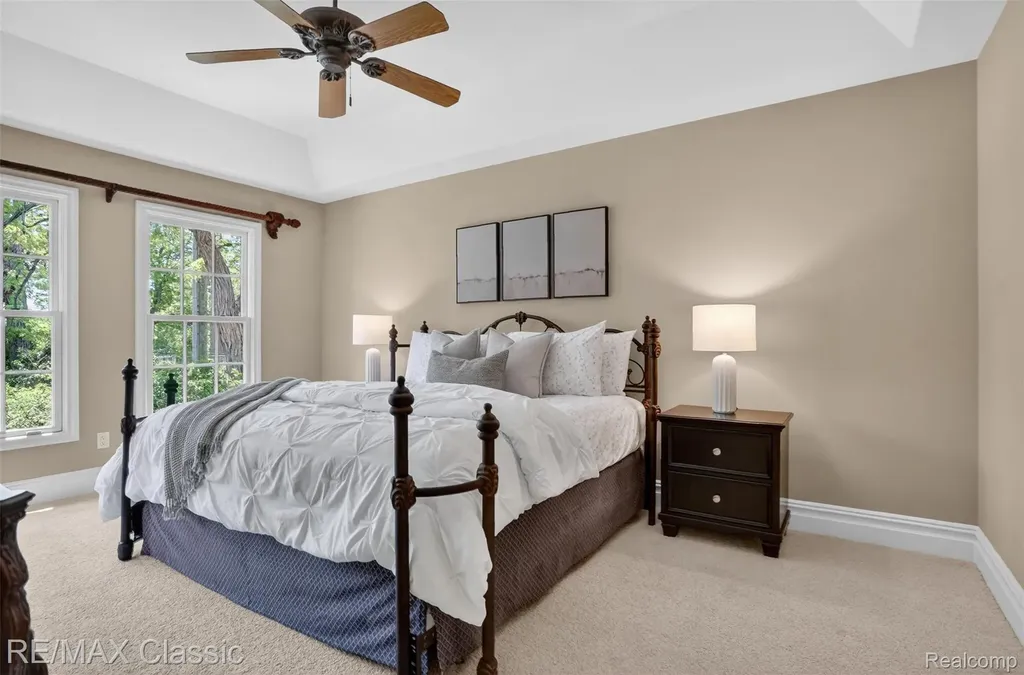 2360 Private Drive Lake Angelus City MI 48329