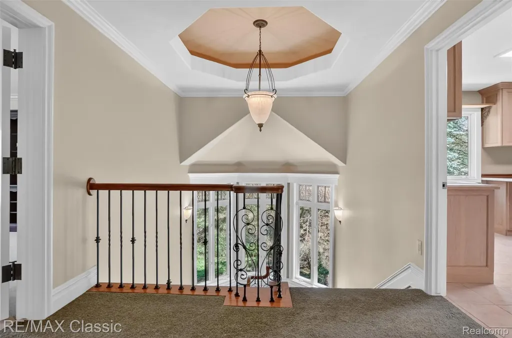 2360 Private Drive Lake Angelus City MI 48329