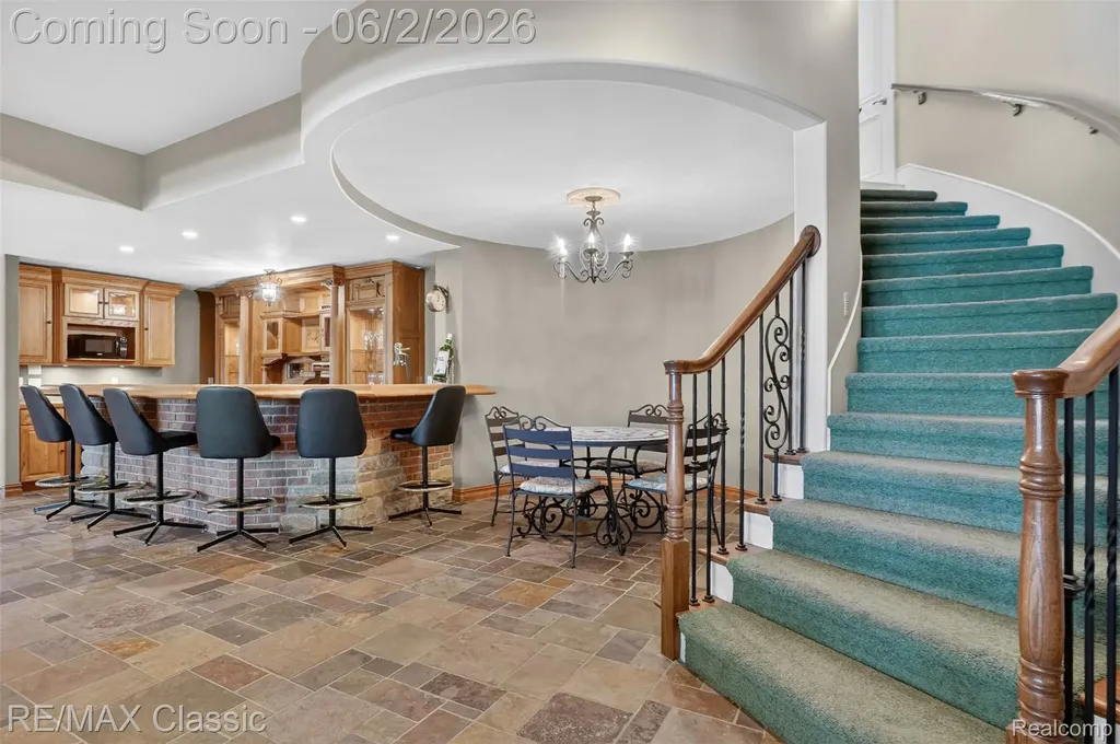 2360 Private Drive Lake Angelus City MI 48329