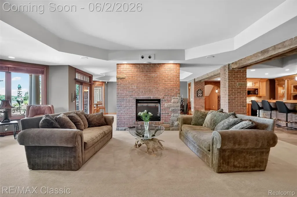 2360 Private Drive Lake Angelus City MI 48329