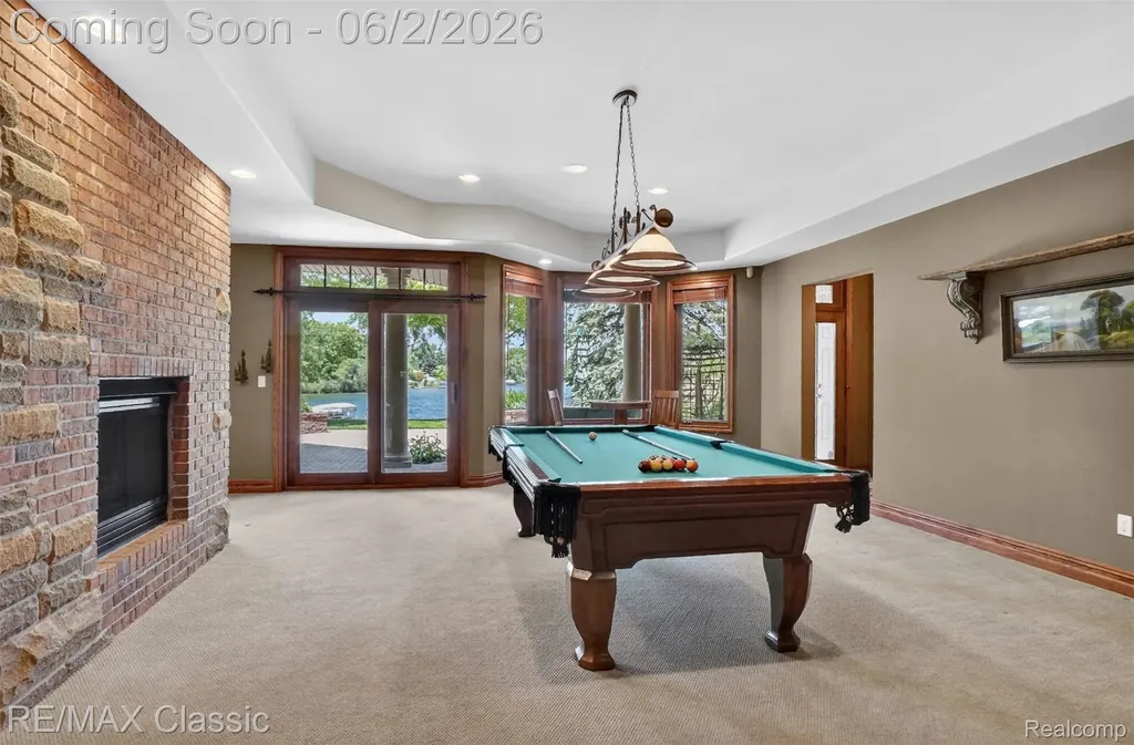 2360 Private Drive Lake Angelus City MI 48329