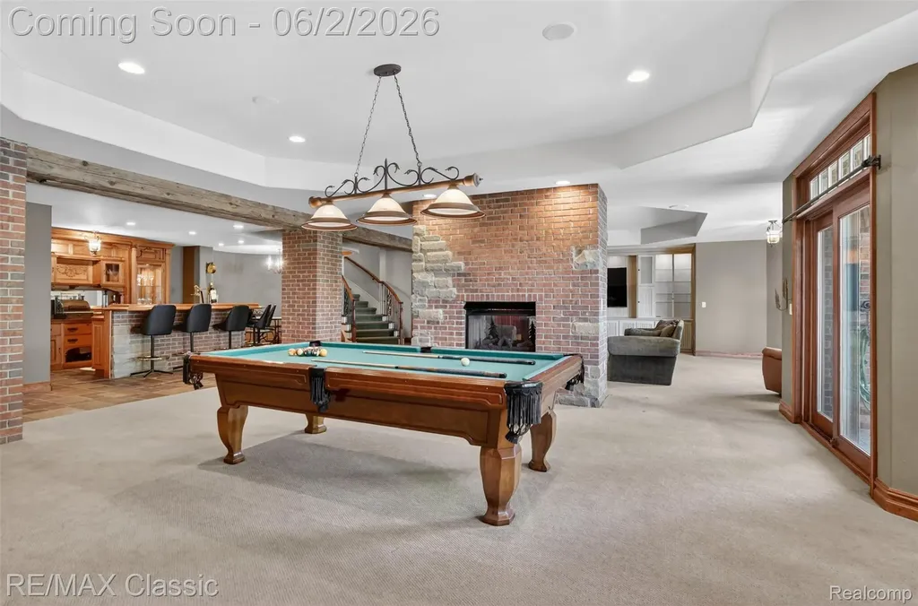 2360 Private Drive Lake Angelus City MI 48329