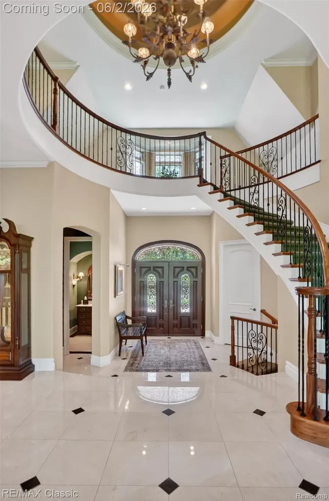 2360 Private Drive Lake Angelus City MI 48329