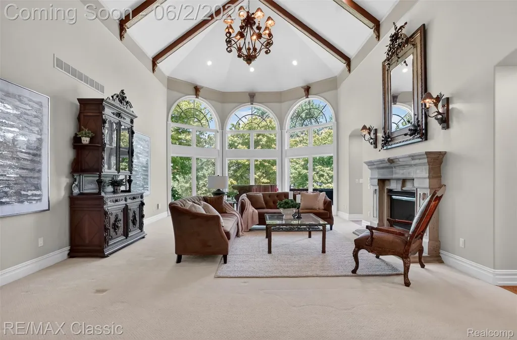2360 Private Drive Lake Angelus City MI 48329