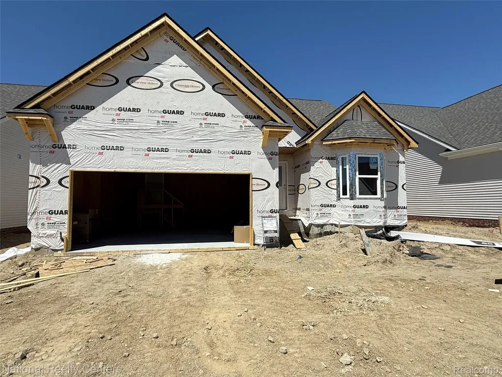 305 Devonshire Drive Lapeer City MI 48446