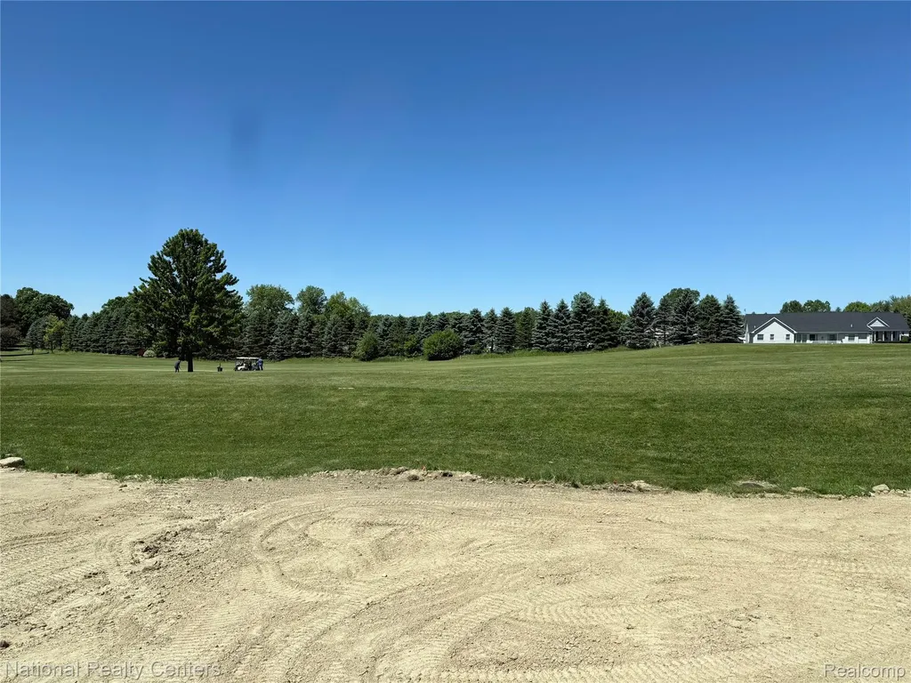 305 Devonshire Drive Lapeer City MI 48446