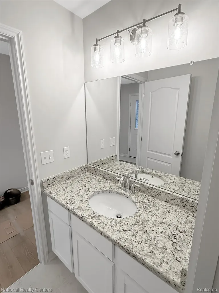 305 Devonshire Drive Lapeer City MI 48446