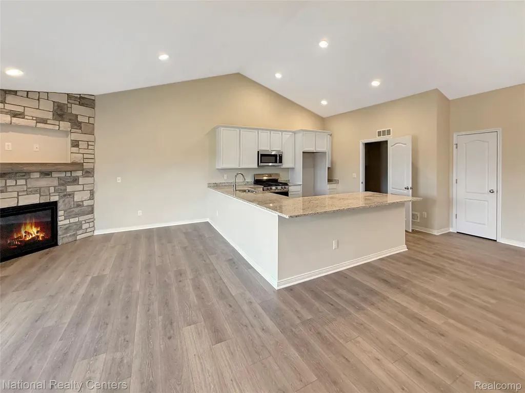 305 Devonshire Drive Lapeer City MI 48446
