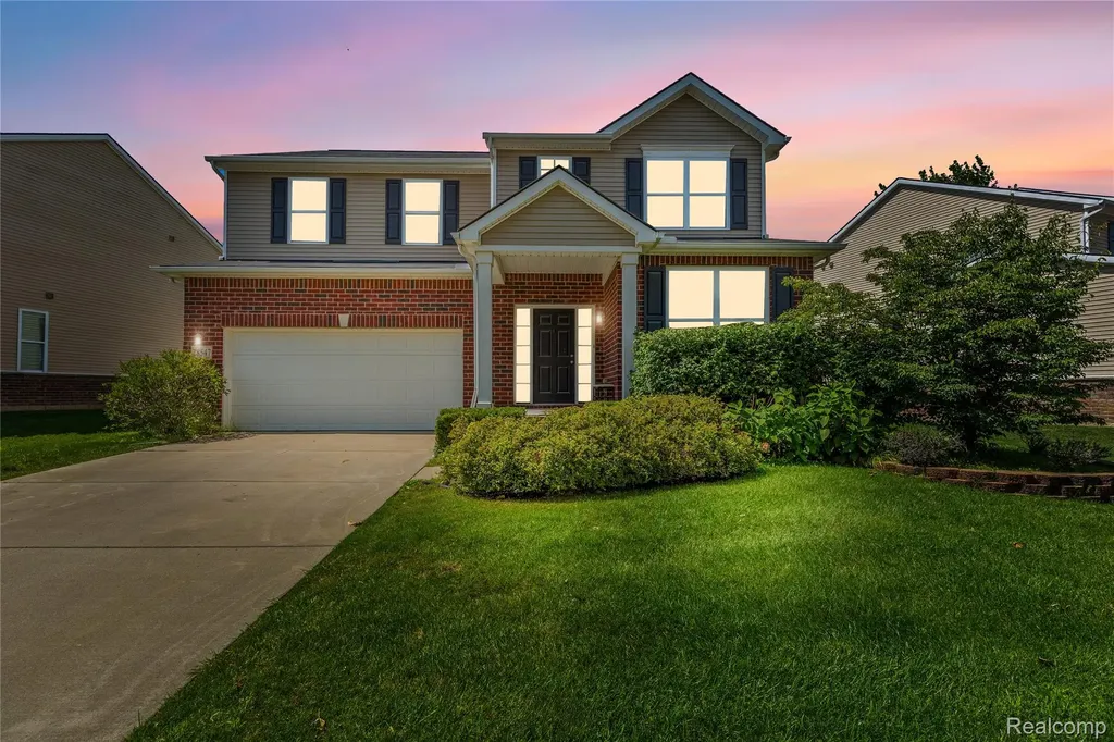 28547 Oakmonte Circle E Lyon Charter Township MI 48165