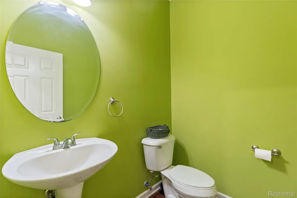 28547 Oakmonte Circle E Lyon Charter Township MI 48165