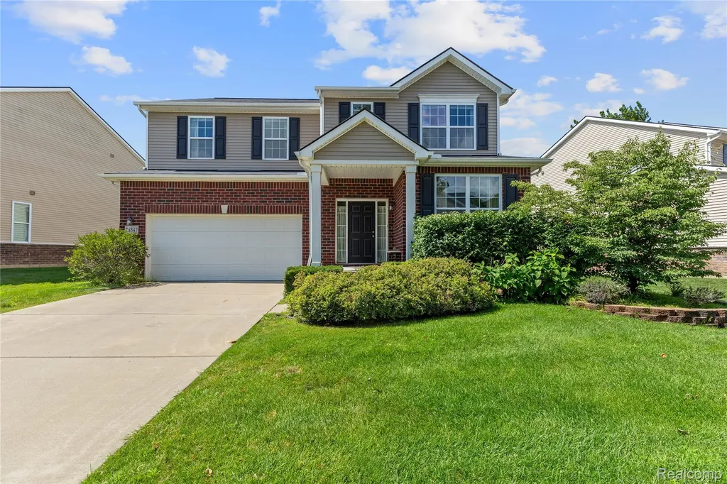 28547 Oakmonte Circle E Lyon Charter Township MI 48165