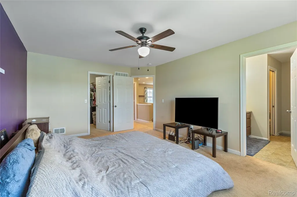 28547 Oakmonte Circle E Lyon Charter Township MI 48165
