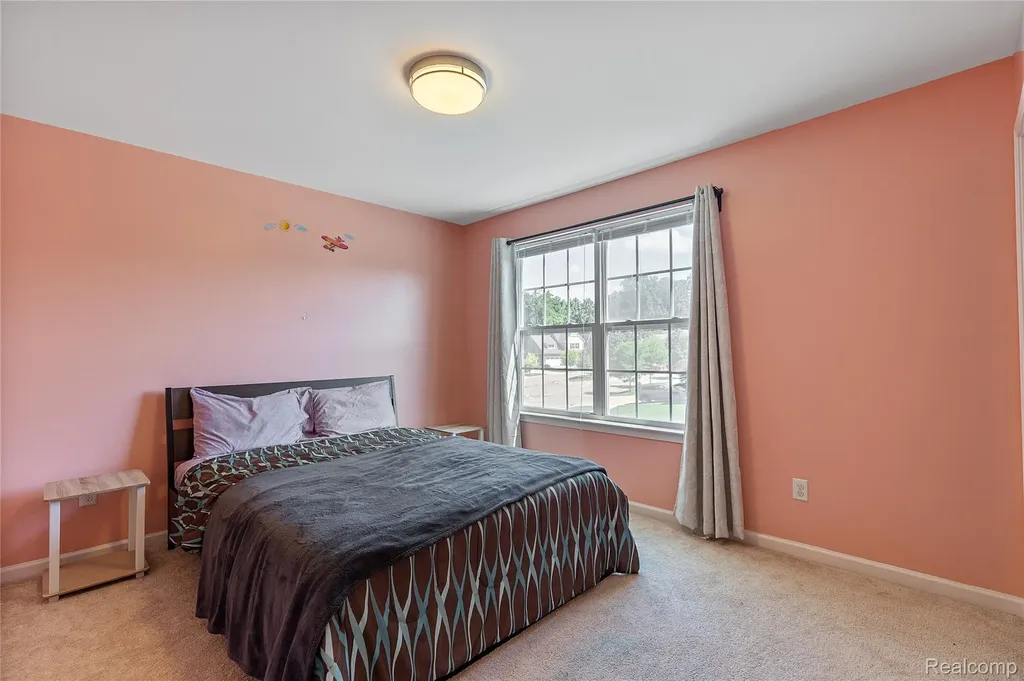 28547 Oakmonte Circle E Lyon Charter Township MI 48165