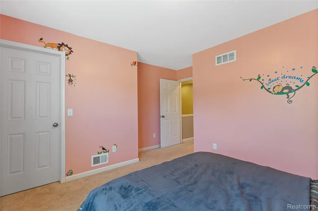 28547 Oakmonte Circle E Lyon Charter Township MI 48165