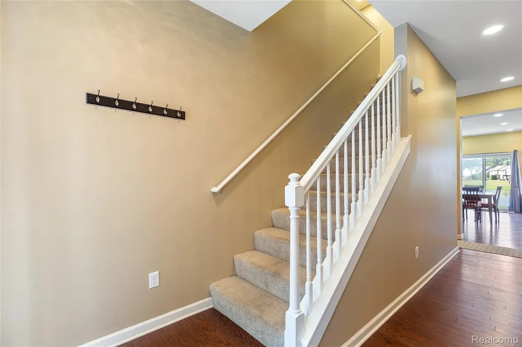 28547 Oakmonte Circle E Lyon Charter Township MI 48165