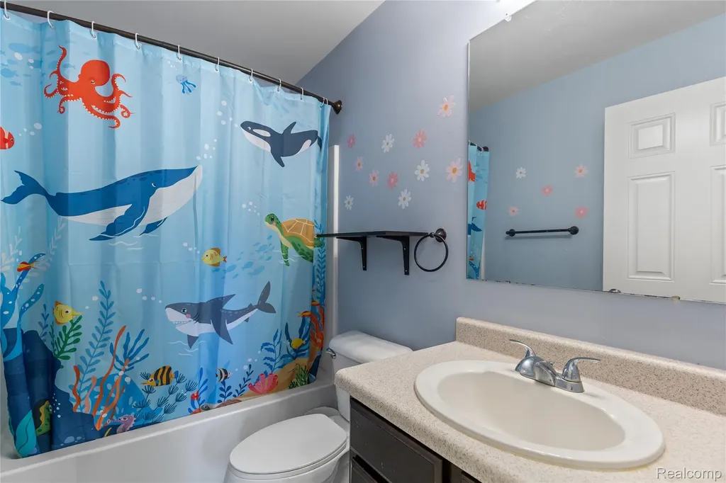 28547 Oakmonte Circle E Lyon Charter Township MI 48165