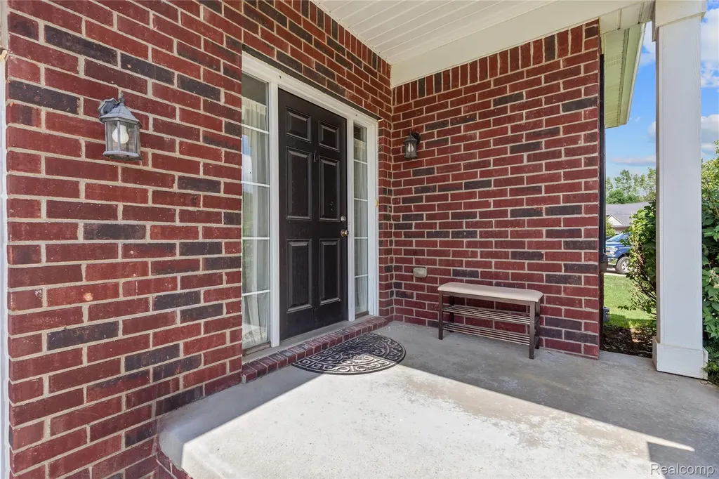 28547 Oakmonte Circle E Lyon Charter Township MI 48165