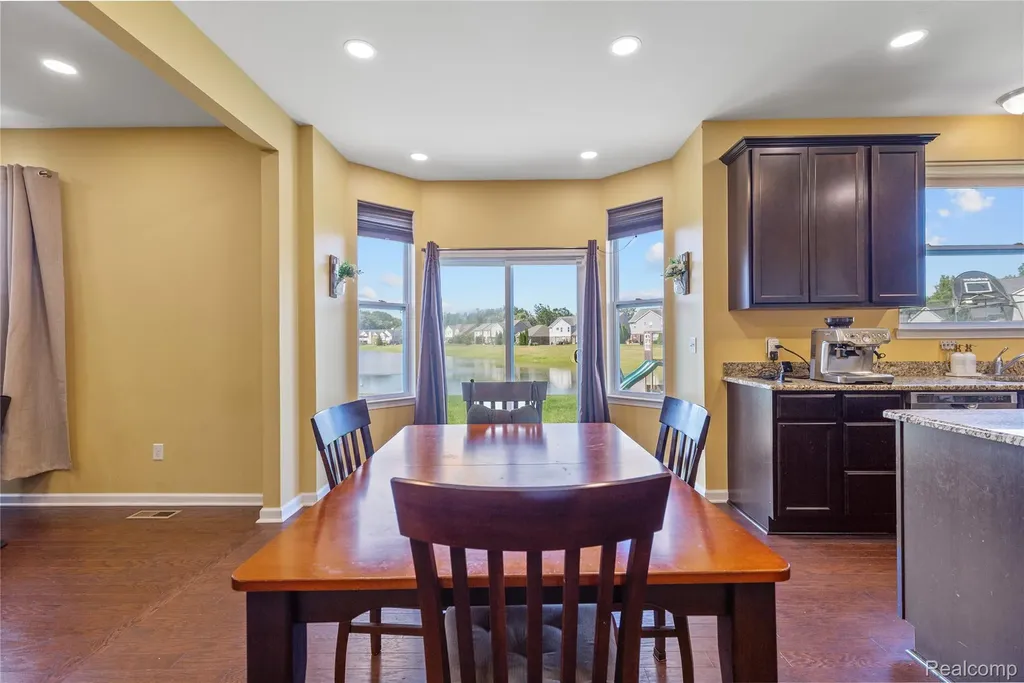 28547 Oakmonte Circle E Lyon Charter Township MI 48165