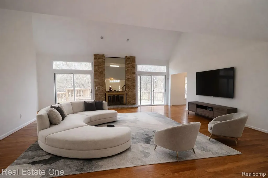854 River Bend Drive Rochester Hills City MI 48307