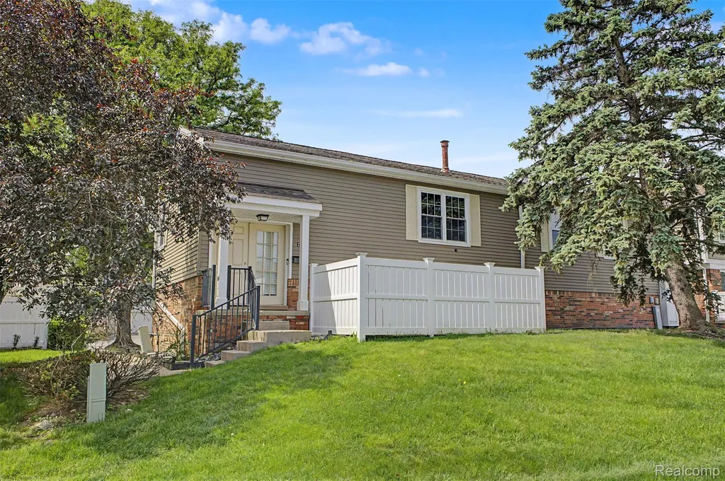 20872 E Glen Haven Circle Northville City MI 48167