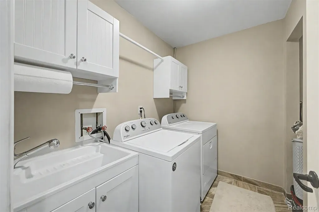 20872 E Glen Haven Circle Northville City MI 48167