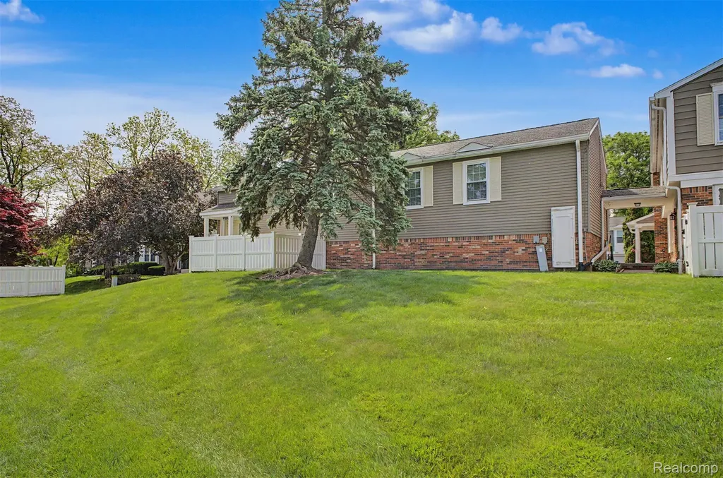 20872 E Glen Haven Circle Northville City MI 48167