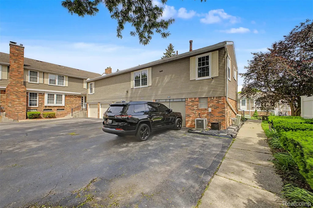 20872 E Glen Haven Circle Northville City MI 48167