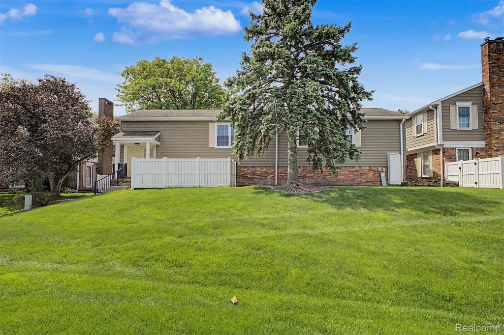 20872 E Glen Haven Circle Northville City MI 48167