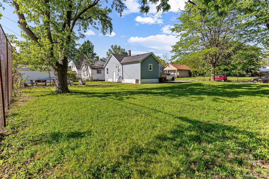 9983 Quincy Street Detroit City MI 48204