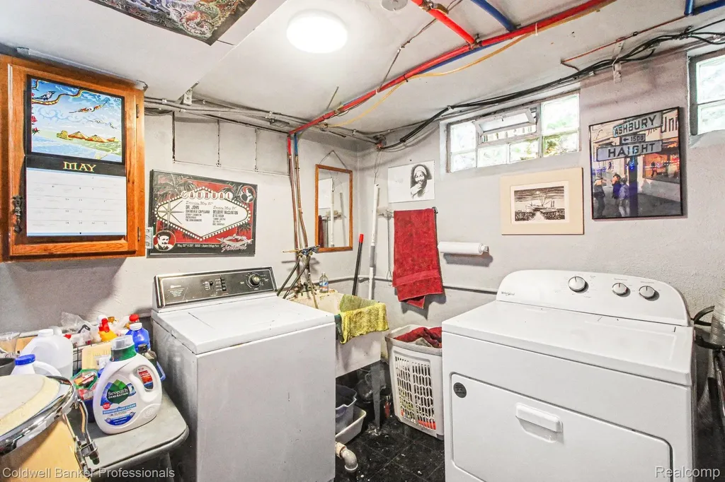 42 Wellesley Drive Pleasant Ridge City MI 48069
