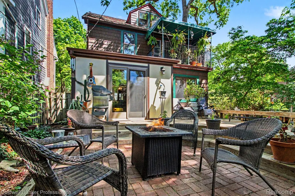 42 Wellesley Drive Pleasant Ridge City MI 48069