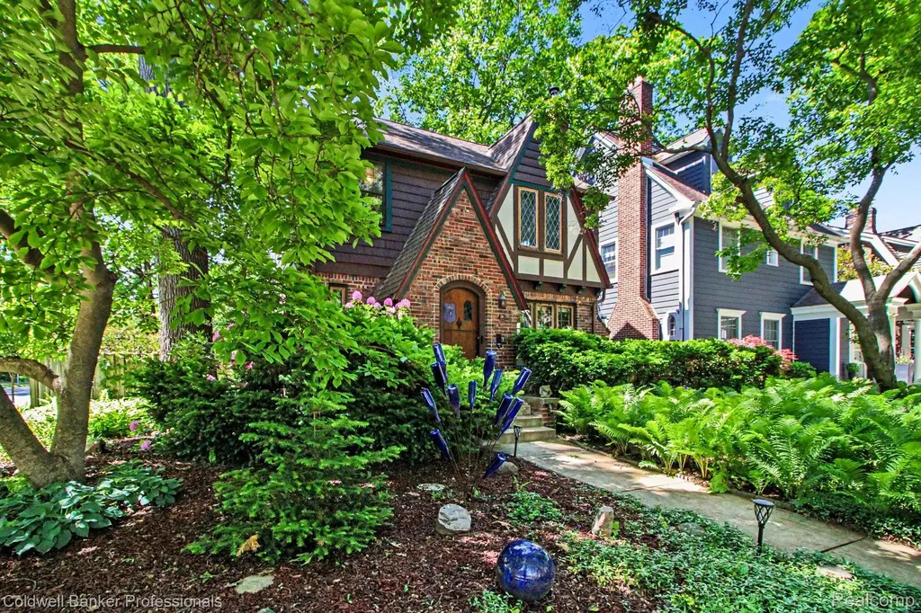 42 Wellesley Drive Pleasant Ridge City MI 48069