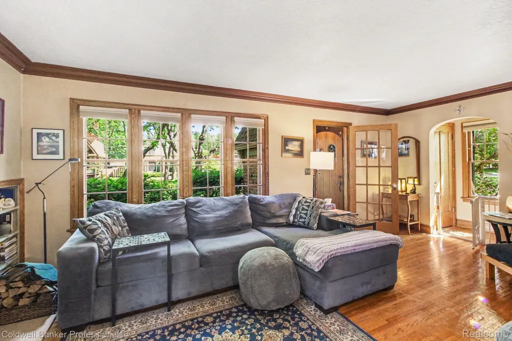42 Wellesley Drive Pleasant Ridge City MI 48069